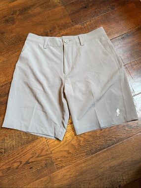 Men’s Gong Show golf shorts size Medium.